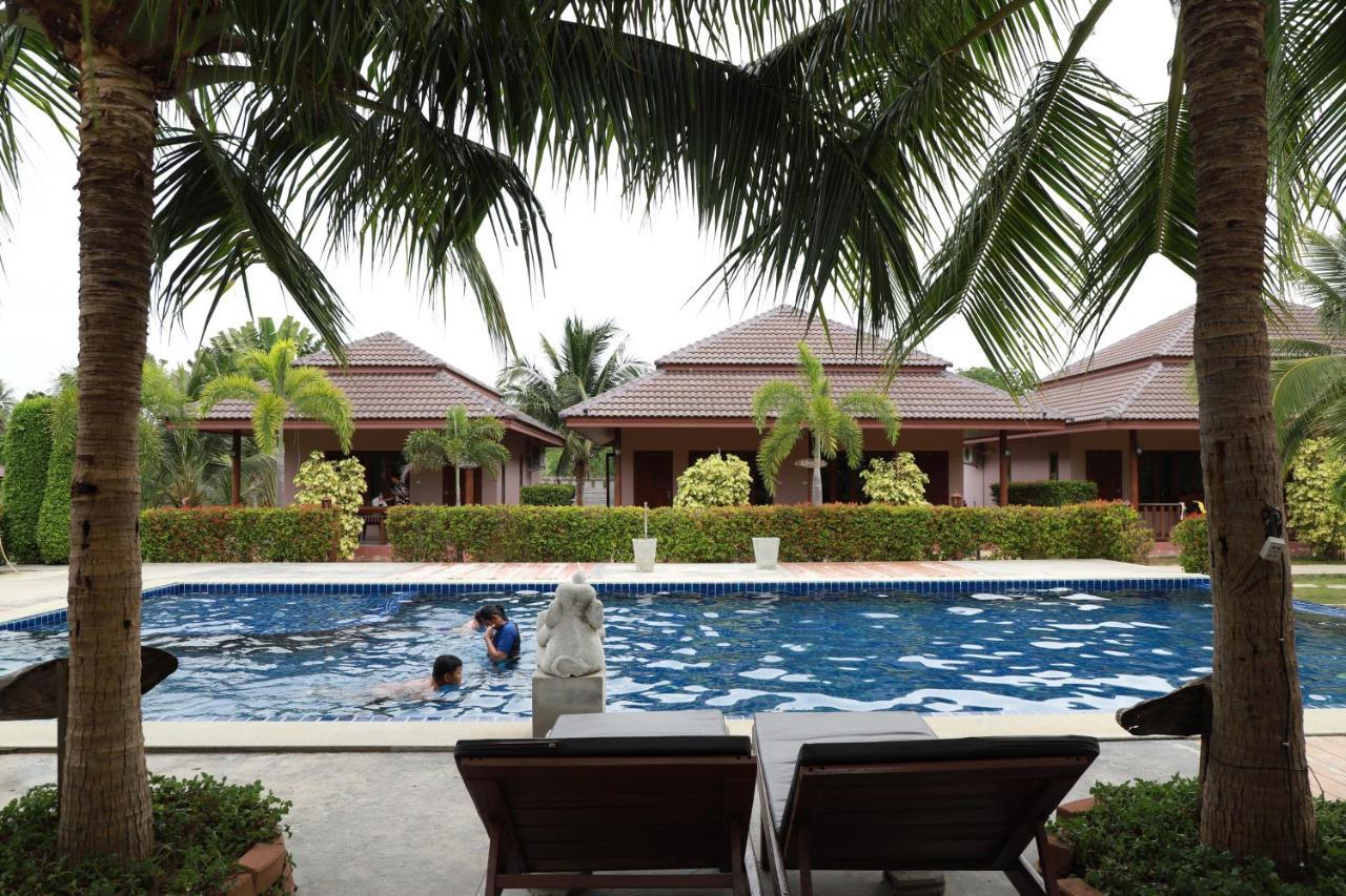 Waterside Resort Pranburi Buitenkant foto